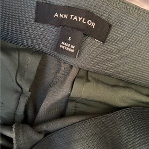 Ann Taylor Cropped Trouser